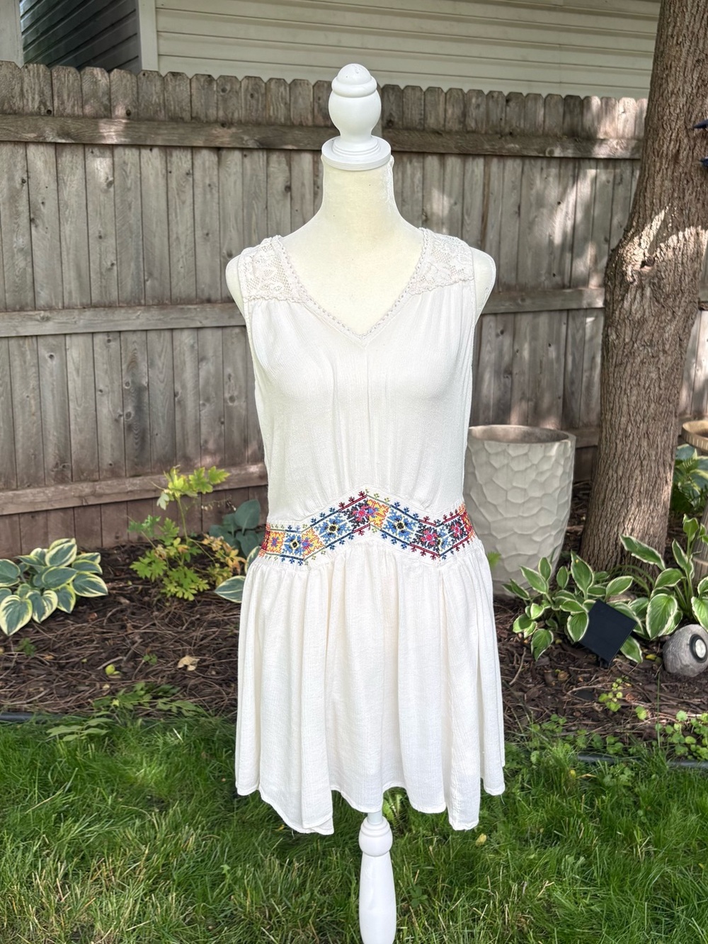 Free People White Sleeveless Embroidered Waist Mini Dress